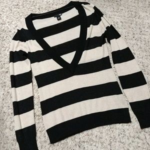 H&M black and gold shimmery v-neck sweater S